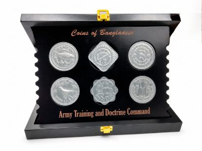 Picture of Premium Wooden Souvenir Coin Crest Box