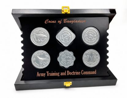 Picture of Premium Wooden Souvenir Coin Crest Box